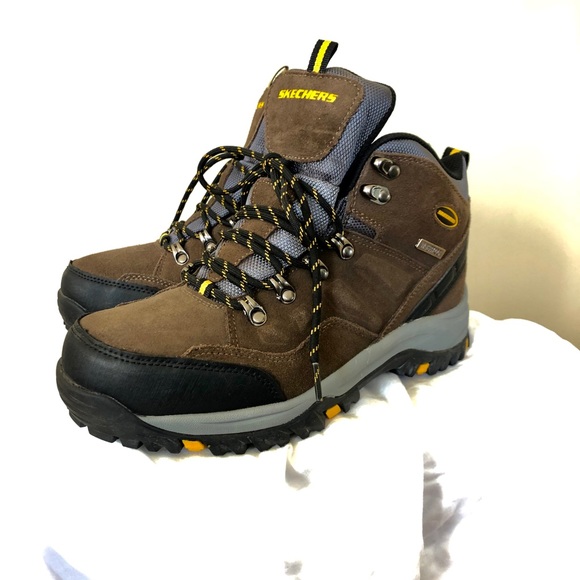 skechers memory foam hiking boots